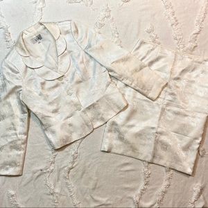 Patterned White Le Suit 12 w/Scalloped Lapels